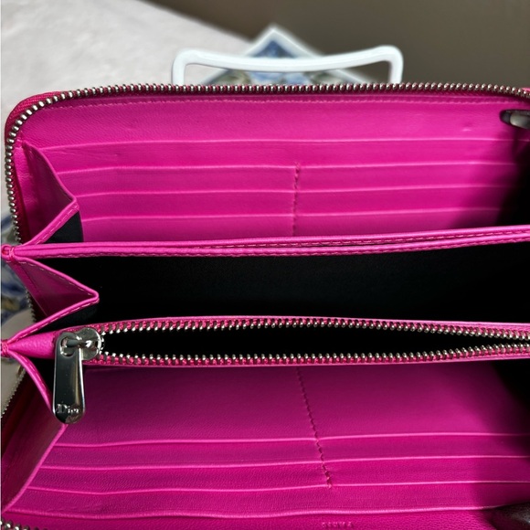 This is a Christian Dior Lady Dior Wallet in Fuchsia Pink - Picture 5 of 11